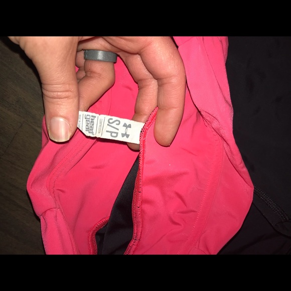 Women’s Under Armour Shorts - Picture 3 of 3